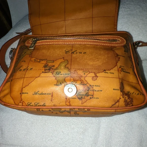 Alviero Martini Leather Map United States Featured!! Crossbody Bag. - Picture 9 of 15
